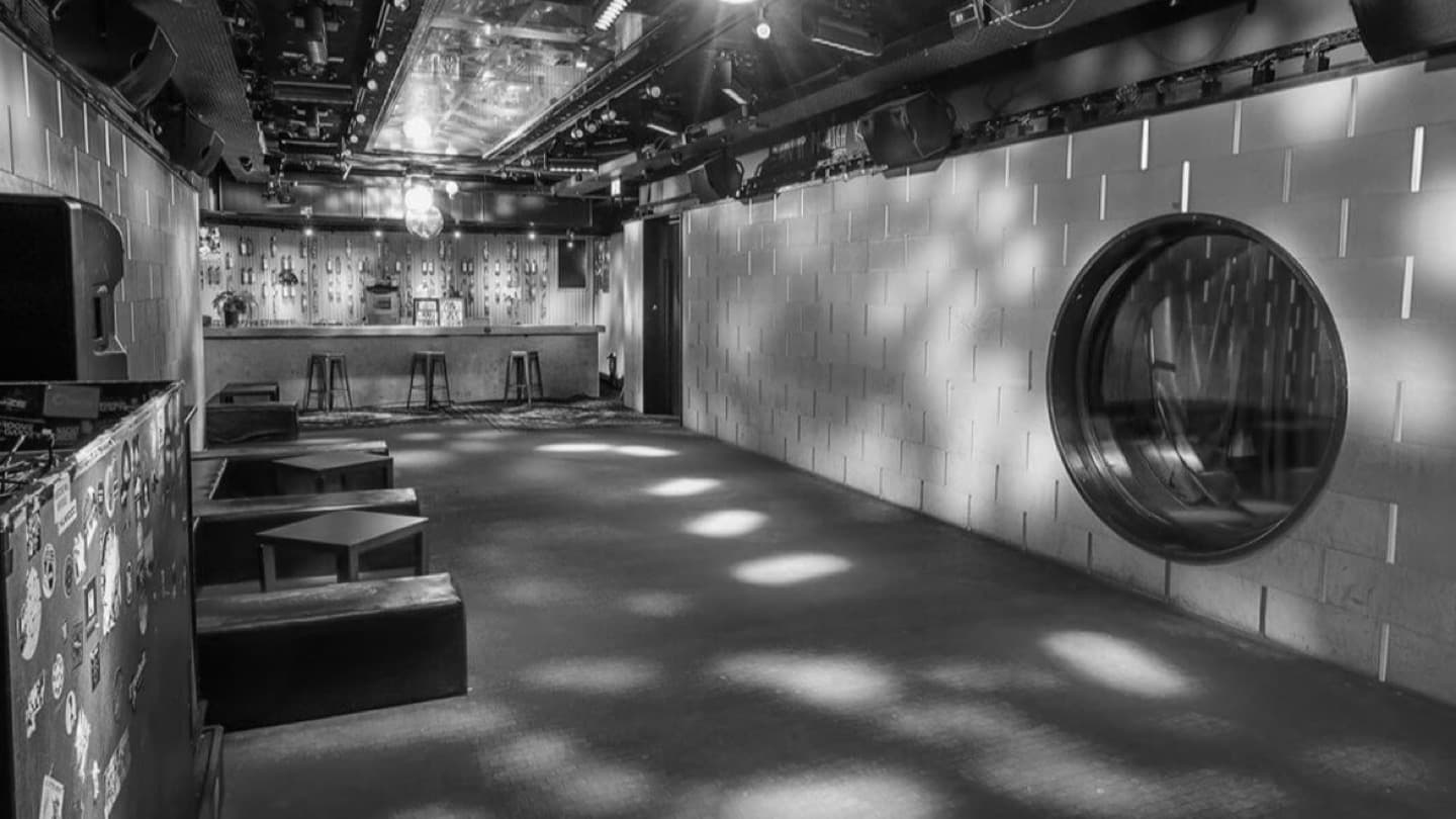 The empty dance floor and bar at CLUB04 Zürich