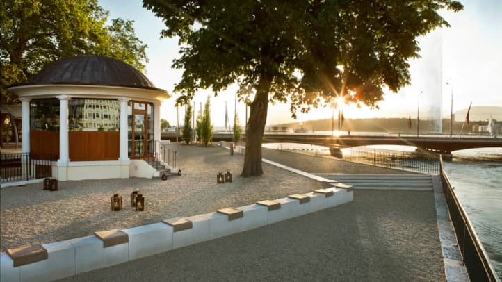 Lake House