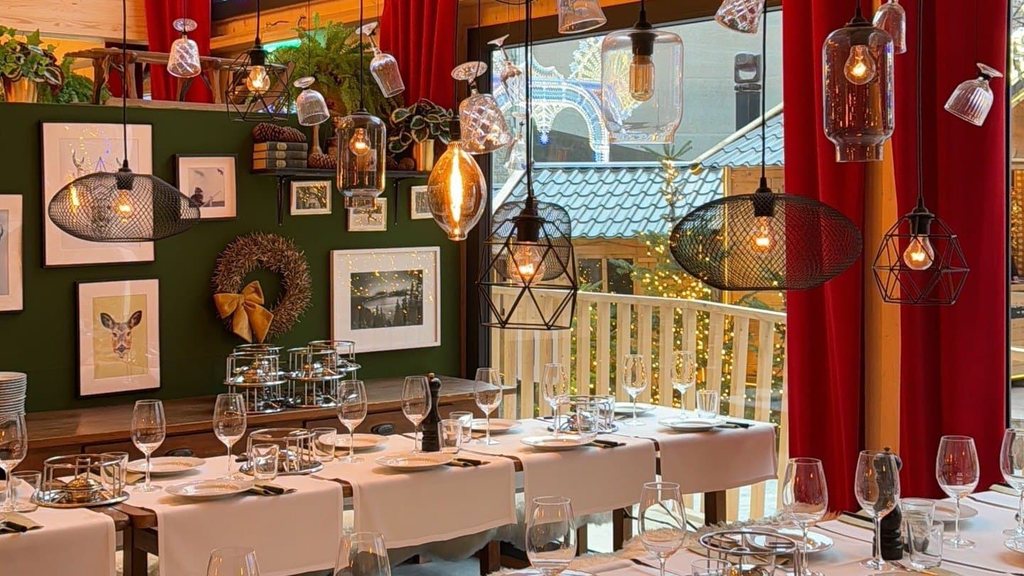 Illuminarium Fondue Chalet